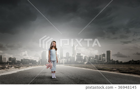 Little girl with bear 36948145