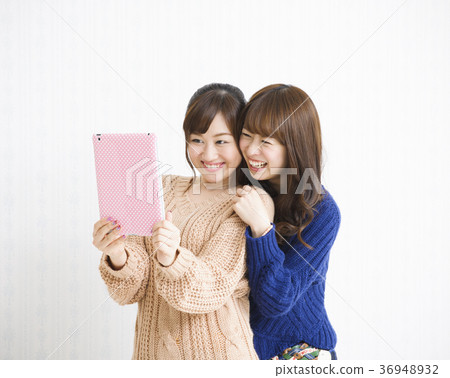 Female Young Female Friend Female Young Female Friend 36948932