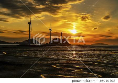 Turbine, Tidal Flat, Ballistic Port, Giant Island, Ansan City, Gyeonggi-do Turbine, Tidal Flat, Ballistic Port, Giant Island, Ansan City, Gyeonggi-do 36950108