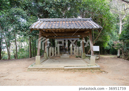 Kokuno Kachidate Shrine of Amakusayama 36951739
