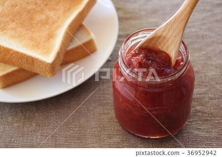 Strawberry jam and toast Strawberry jam and toast 36952942