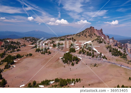 Winding Highway 36953405