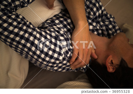 脖子僵硬 36955328