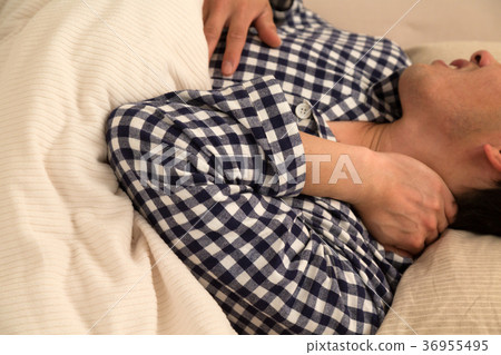 Stiff shoulder  36955495