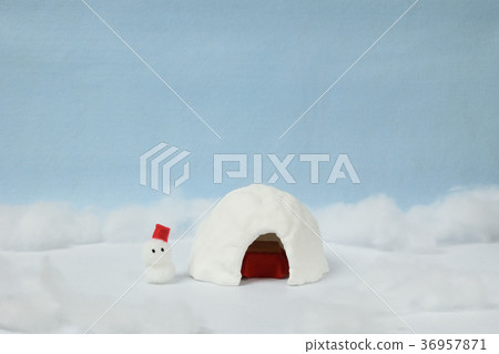Diorama Paper clay pillow and snowman 36957871