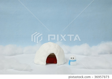 Diorama Paper clay pillow and snowman 36957873