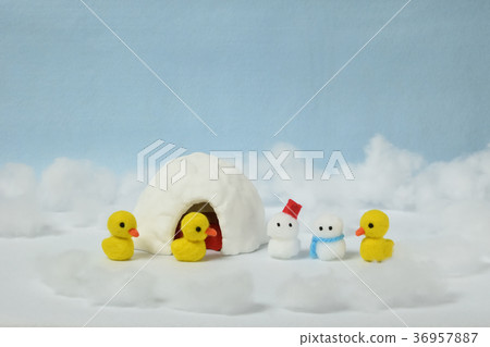 Piyo's Kamakura Play With a Snowman Piyo's Kamakura Play With a Snowman 36957887