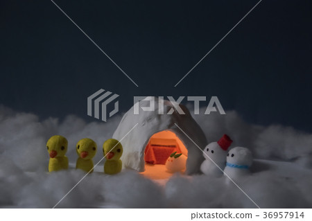 Piyo-chan's play at night with snowman and snow rabbit together 36957914