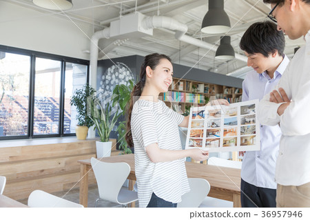 Office business meeting 36957946