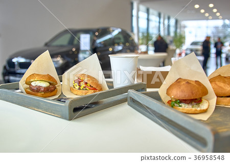 Prepare delicious burger with fried meat 36958548