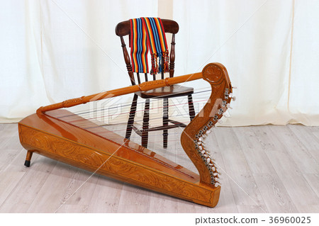 Paraguay's Latin Harp, Alpa 36960025