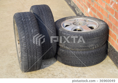 Four wheel drive. Rubber tires. Summer rubber set 36960049