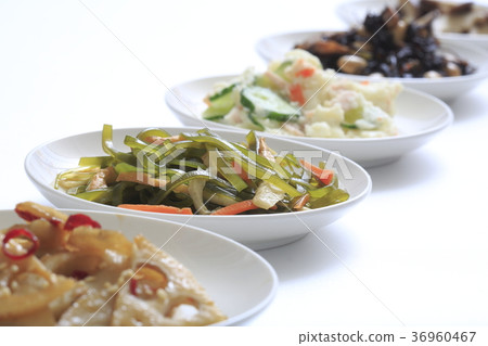各種煮海帶和蔬菜 各種煮海帶和蔬菜 36960467