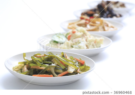 各種煮海帶和蔬菜 各種煮海帶和蔬菜 36960468