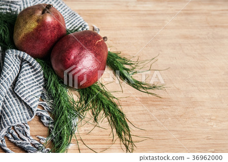 Healthy Fresh red pear, fabric and green leaf 36962000