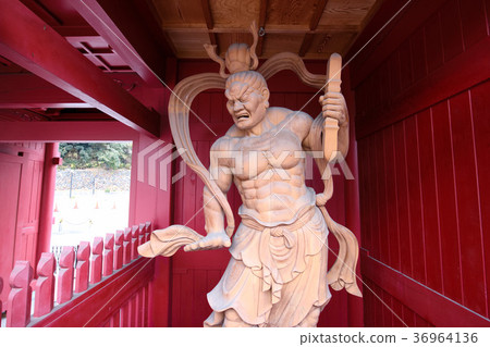 Utsunomiya City Jikoji A statue of Nioh Akamon 36964136