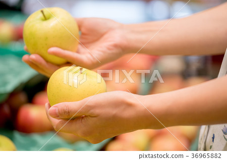 Shopping at the supermarket 36965882