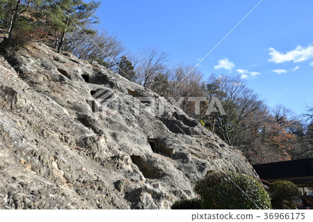 Yoshimi 100 Caves Yoshimi 100 Caves 36966175
