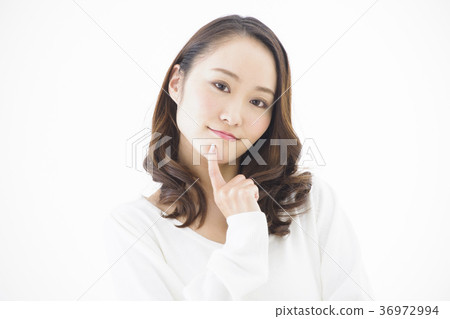 Women Young Women 36972994