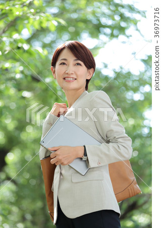 Business woman Business woman 36973716