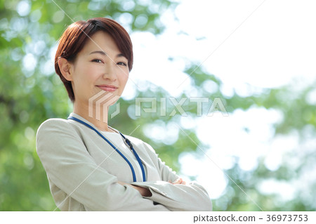 Fresh green business middle woman Fresh green business middle woman 36973753