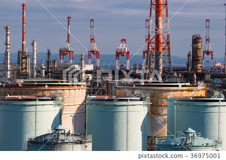 Petrochemical plant in Negishi Bay Petrochemical plant in Negishi Bay 36975001