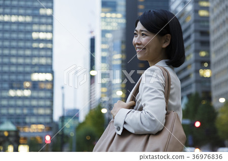 女性商人 36976836