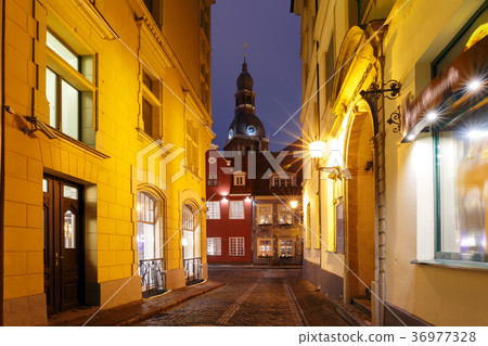 Night street in the Old Town of Riga, Latvia Night street in the Old Town of Riga, Latvia 36977328