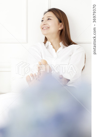 年輕的女人 36979370