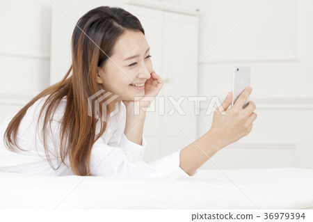 年輕的女人 36979394