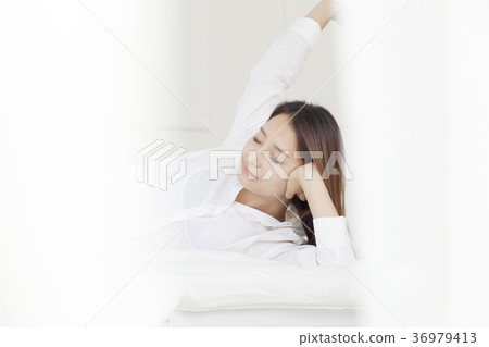 Young woman Young woman 36979413