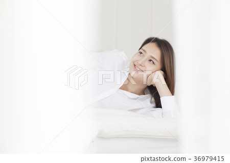Young woman Young woman 36979415