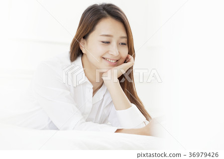 Young woman Young woman 36979426