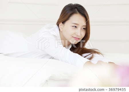 Young woman Young woman 36979435