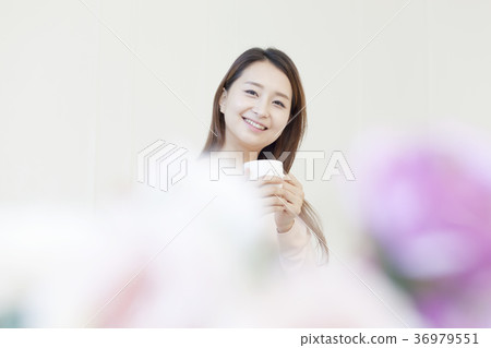 Young woman Young woman 36979551