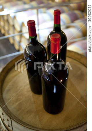 Red wine Red wine 36982032