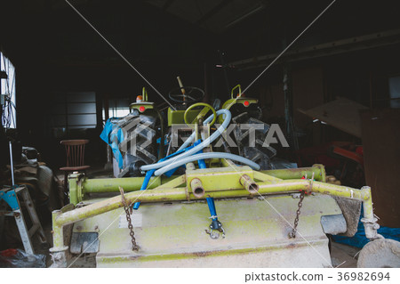 拖拉機 農場機械 穀倉 36982694