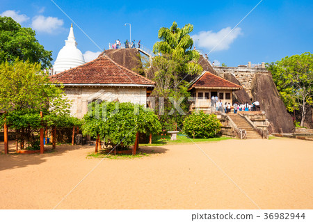 Isurumuniya Buddhist Temple, Anuradhapura 36982944