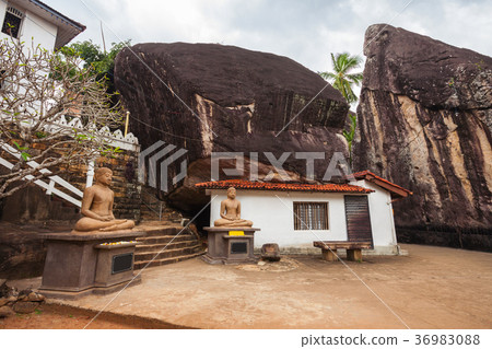 Aluvihara Rock Temple, Matale 36983088