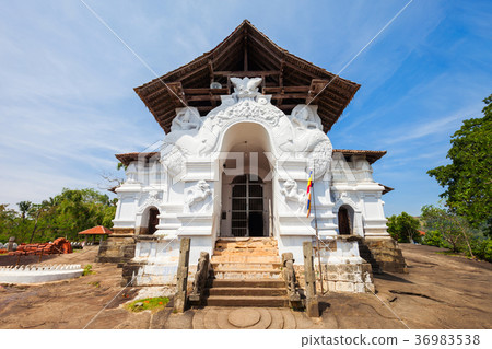 Sri Lankathilake Rajamaha Viharaya Sri Lankathilake Rajamaha Viharaya 36983538