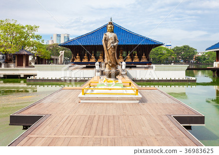 Seema Malaka Gangaramaya Temple 36983625
