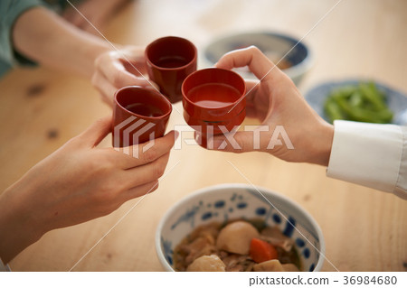 清酒，吐司 36984680