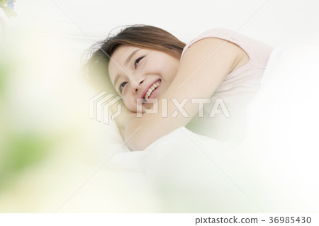 Young woman Young woman 36985430
