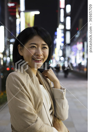 Woman business evening young woman 36985709