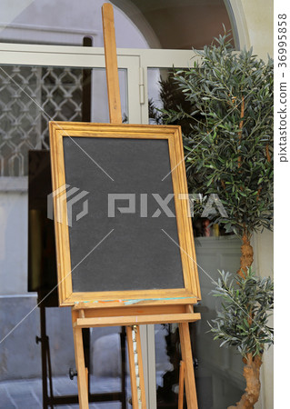 Menu Easel 36995858