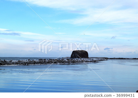 Hokkaido Abashiri Hat Rock 36999431