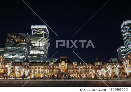 Tokyo station Marunouchi station building Night view 36999433