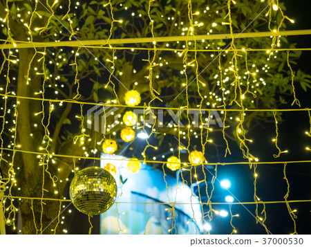 Defocused city light spot 37000530