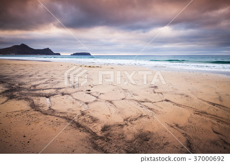 Sandy beach landscape in early morning 37000692