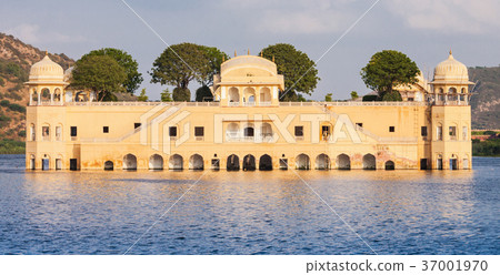 Jal Mahal palace 37001970